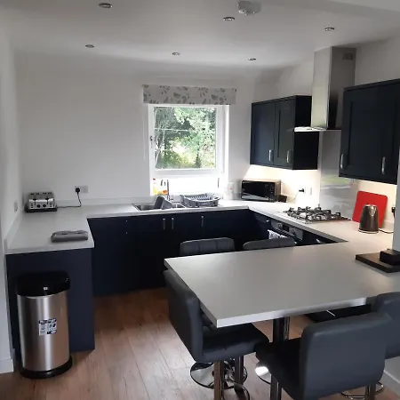 Carvetii - Jade House - 3 Bed House Sleeps Up To 8 Apartment Kelty Exterior photo